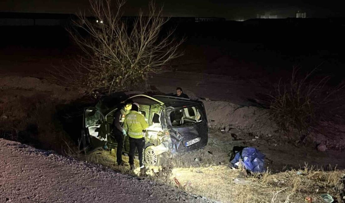 Konya'nın Karatay ilçesinde Ekrem Şabanoğlu'nun kullandığı hafif ticari araç şarampole
