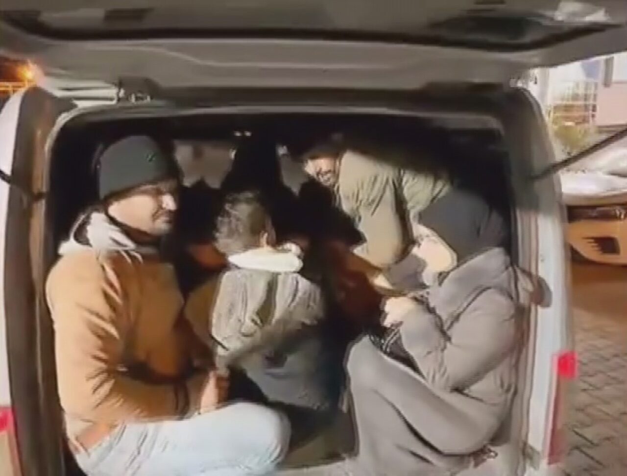 Hatay’da Durdurulan Araçta 13 Kaçak Göçmen Ele Geçirildi, Organizatör Tutuklandı