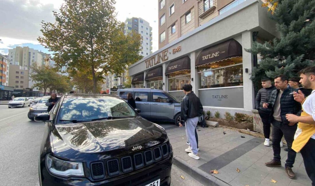 Kayseri’nin Talas İlçesinde Hafif Ticari Araç ve Jeep Çarpıştı, Yaralı Yok Kayseri'nin Talas ilçesinde, Bahçelievler mahallesinde bir jeep ile hafif ticari