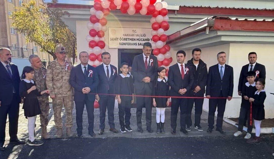 Hakkâri'de Gazi İlk ve Ortaokulu'nda açılan 300 kişilik konferans salonu,