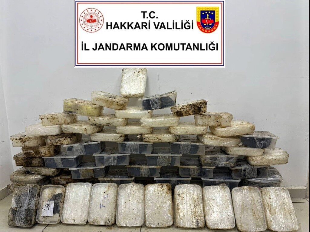 Şemdinli’de Yapılan Operasyonda 81 Kilo 133 Gram Metamfetamin Ele Geçirildi