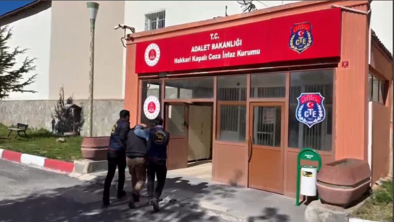 Hakkari’de 31 Yıl Hapis Cezası Bulunan Firari Şahıs Jandarma Tarafından Yakalandı