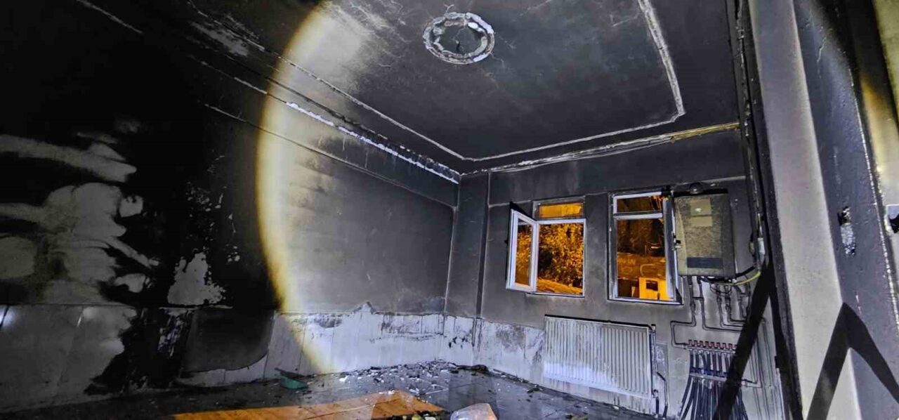 Hakkari’de Ailenin Evi Yangında Kül Oldu, Destek Çağrısı Yapıldı