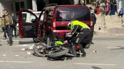 Hakkari-Van kara yolunda meydana gelen kazada, bir motosiklet ile kamyonet