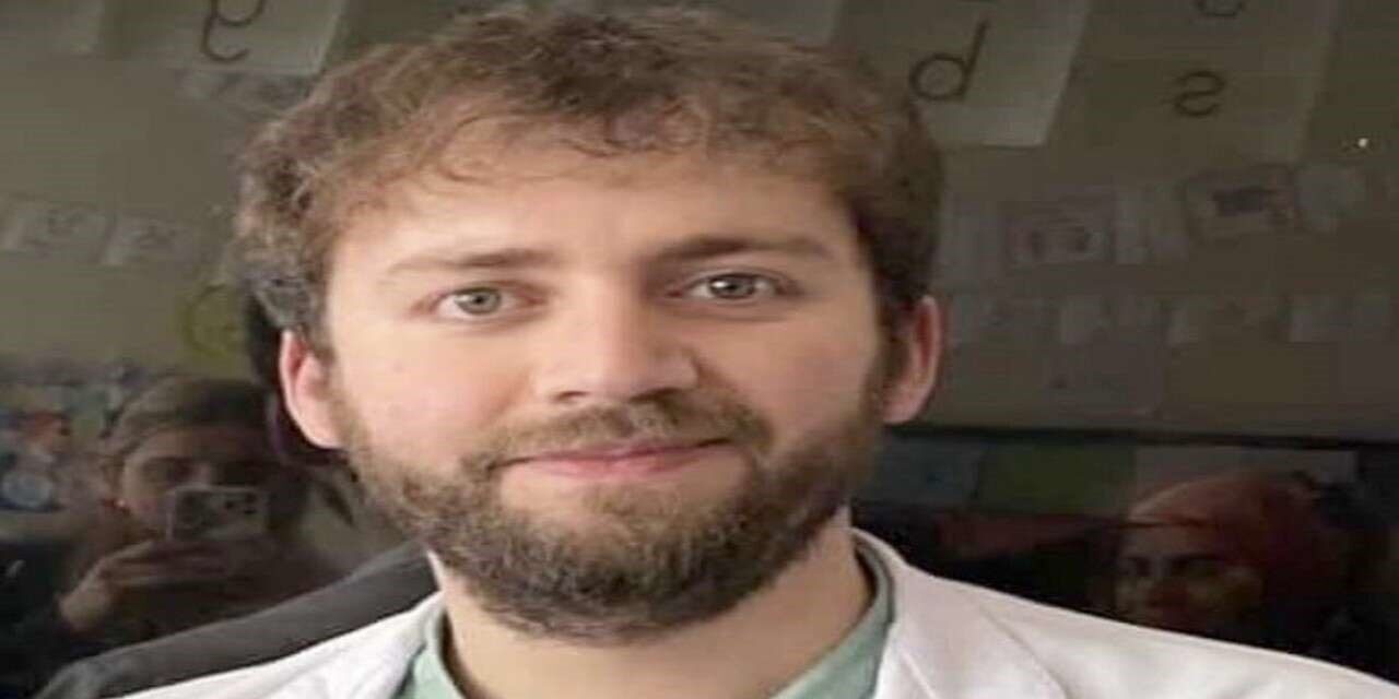 Hakkari'de İngilizce öğretmeni Saim Akan, ders sırasında geçirdiği kalp krizi