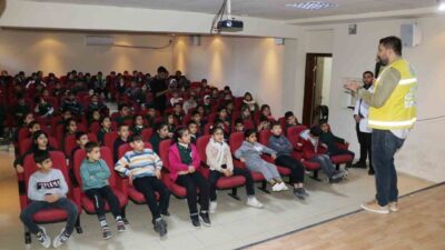 Haliliye Belediyesi, çocukların gelişimini desteklemek için okullarda eğitimler düzenliyor. Psikolojik