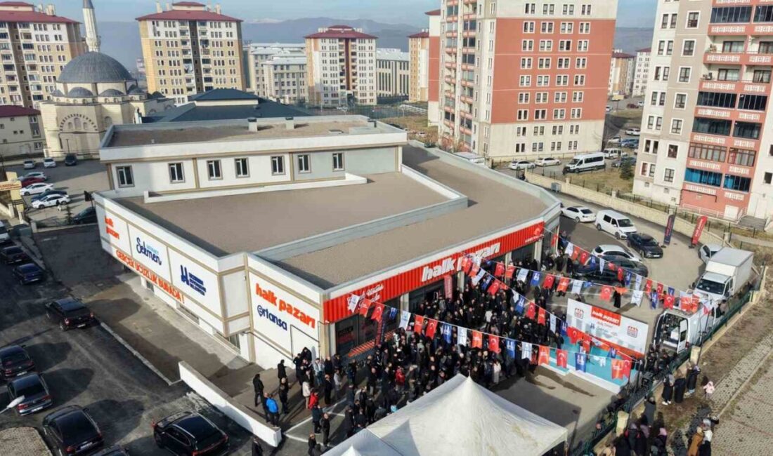 Erzurum Büyükşehir Belediyesi, Abdurrahmangazi Mahallesi'nde 9. Halk Pazarı'nı hizmete sundu.