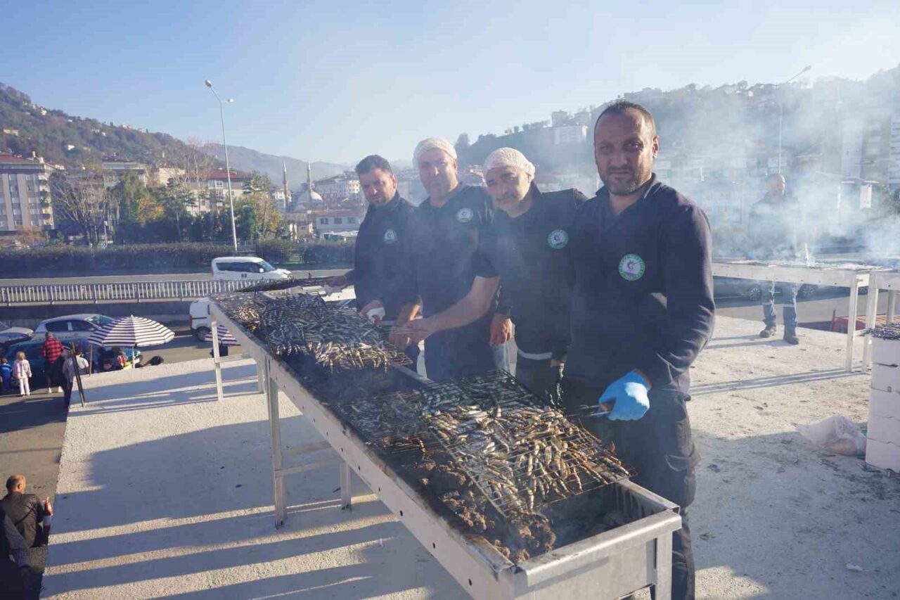 Çayeli Hamsi Festivali, bu yıl 100. Yıl Şehitler Parkı’nda yoğun