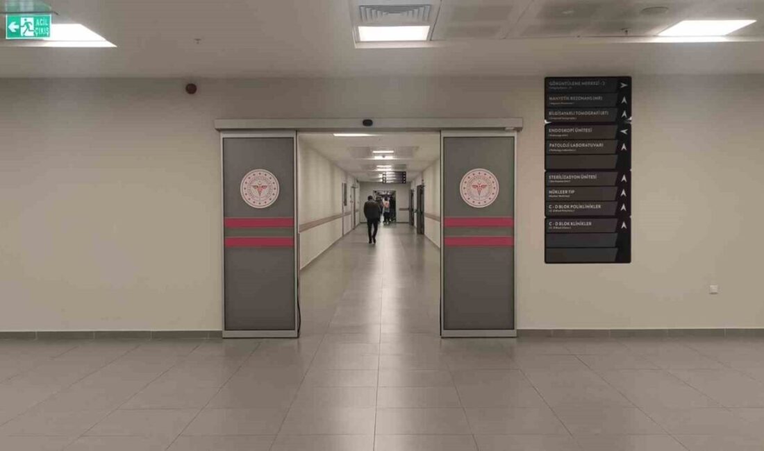 Antalya Büyükşehir Belediye Başkanlığı'ndan alınan Muhittin Böcek, mide rahatsızlığı nedeniyle