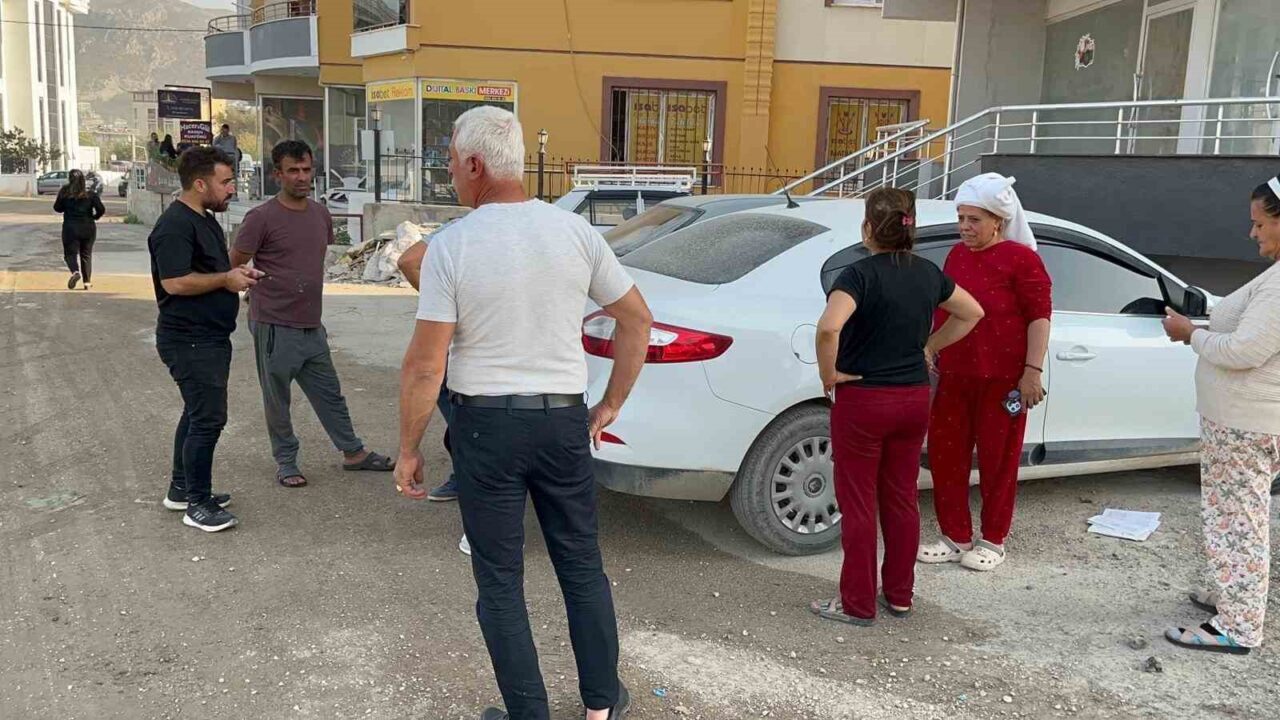 Hatay'ın Defne ilçesinde 3.9 büyüklüğünde bir deprem meydana geldi. Yeraltında