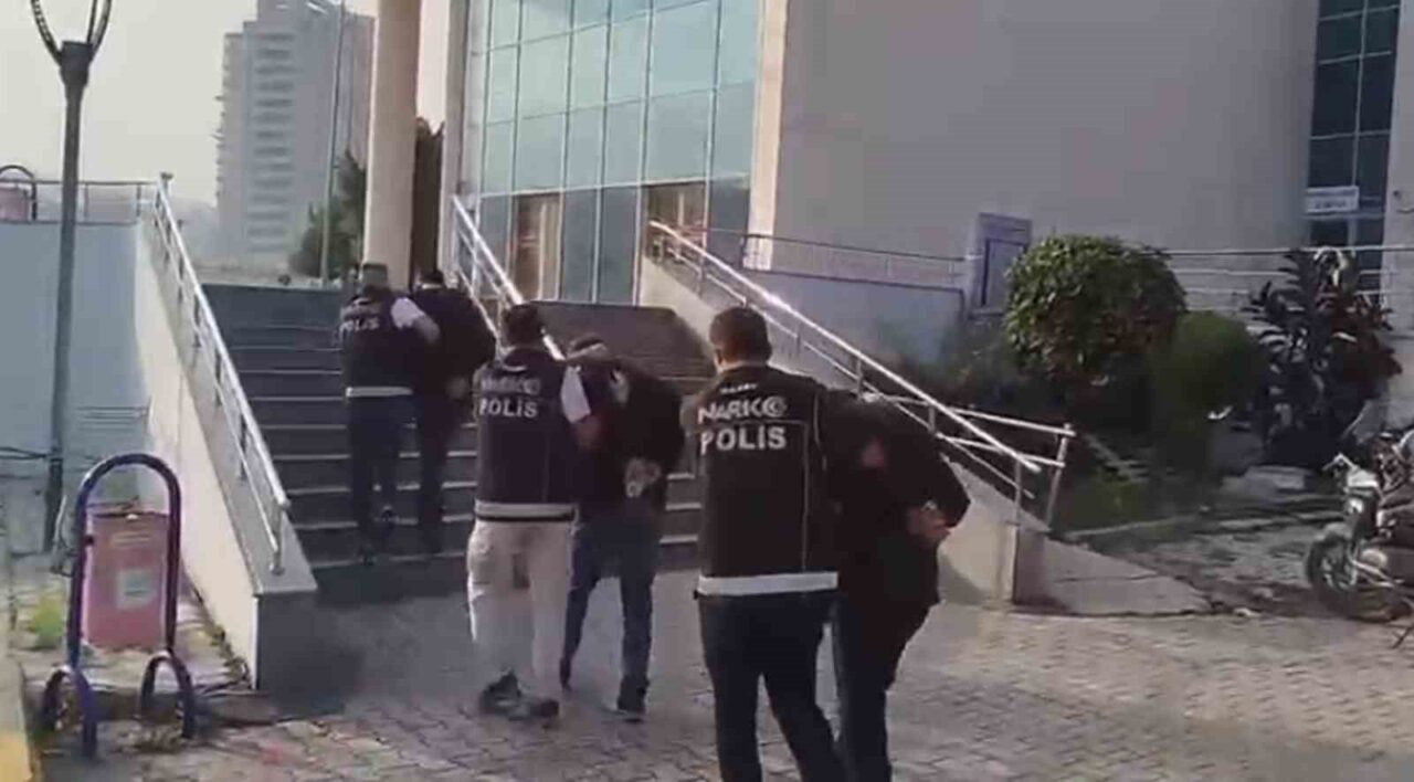 Hatay'da yürütülen bir uyuşturucu operasyonunda 102,31 gram kokain bulundu. H.K.,