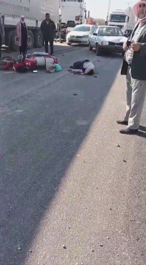 Hatay'ın Kumlu ilçesinde bir otomobil ile motosiklet arasında meydana gelen