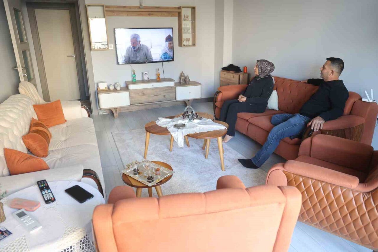 Hatay'da depremin ardından 2,5 yıl konteynerde yaşayan İrfan Şekereoğlu, yeni