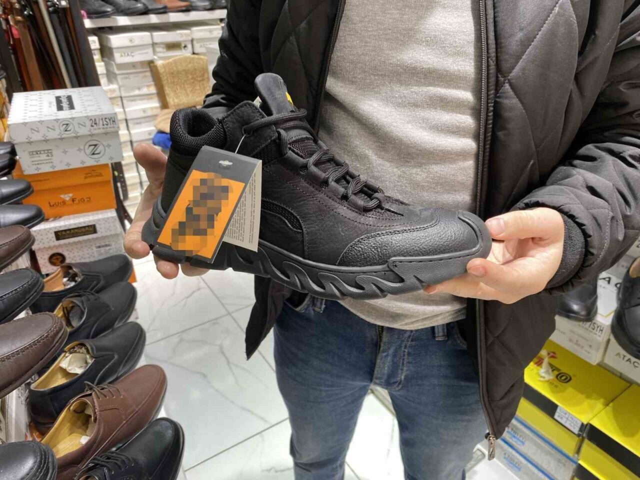 Eskişehir Ayakkabıcılar Odası'nın eski başkanı Nejat Madenoğlu, havaların soğumasıyla birlikte