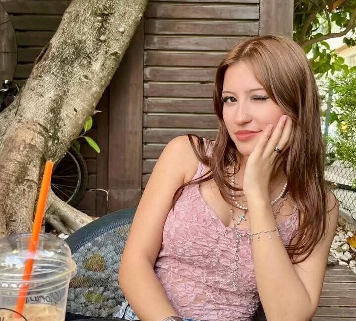 Muğla'nın Seydikemer ilçesinde 18 yaşındaki Neslinur Topal, evdeki rahatsızlığının ardından