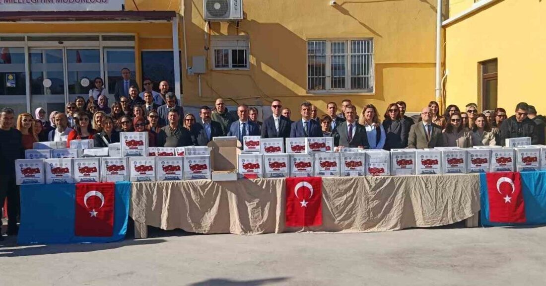 “Milas’tan Türkiye Genelindeki Öğretmenlere Hediye Paketleri Yola Çıktı” Milas Kaymakamlığı ve İlçe Milli Eğitim Müdürlüğü öncülüğünde, "Hediyem 81