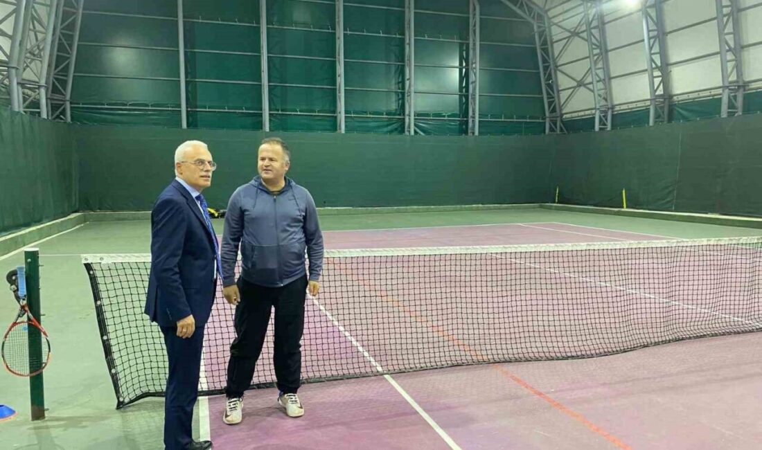 Düzce Gençlik ve Spor Müdürü, Spor Salonlarını Ziyaret Ederek Destek Verdiklerini Açıkladı Düzce Gençlik ve Spor Müdürü Zekeriya Arslantürk, spor salonlarını ziyaret