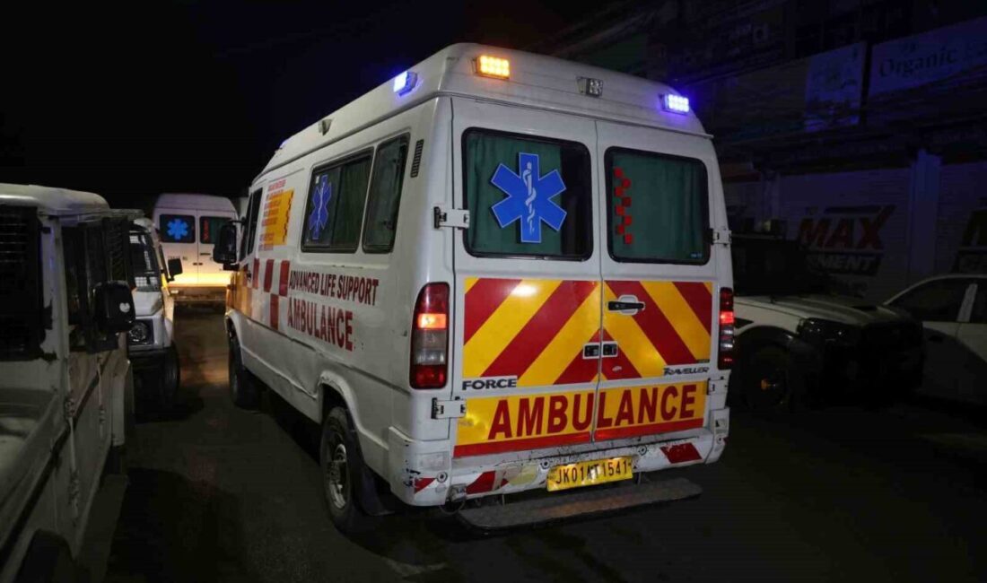 Cemmu Keşmir’deki Karakolda Patlayıcı Numunesi Alınırken Meydana Gelen Patlama 9 Can Aldı, 32 Kişi Yaralandı Hindistan'ın Cemmu Keşmir eyaletinde, Srinagar'daki Nowgam karakolunda patlayıcı numuneleri alınırken