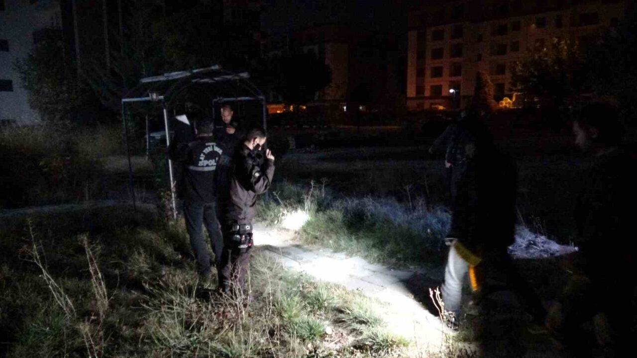 Malatya'nın Yeşilyurt ilçesinde inşaat işçileri ile hırsızlık şüphesiyle kaçan zanlılar