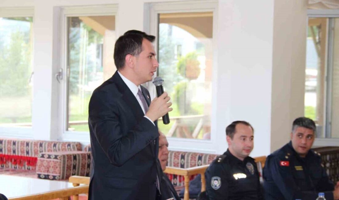 Kaymakam Erkan Atam, Hisarcık’ta Muhtarlarla Toplantı Düzenleyerek İhtiyaçları Değerlendirdi Kütahya'nın Hisarcık ilçesinde Kaymakam Erkan Atam, muhtarlarla bir toplantı gerçekleştirdi.