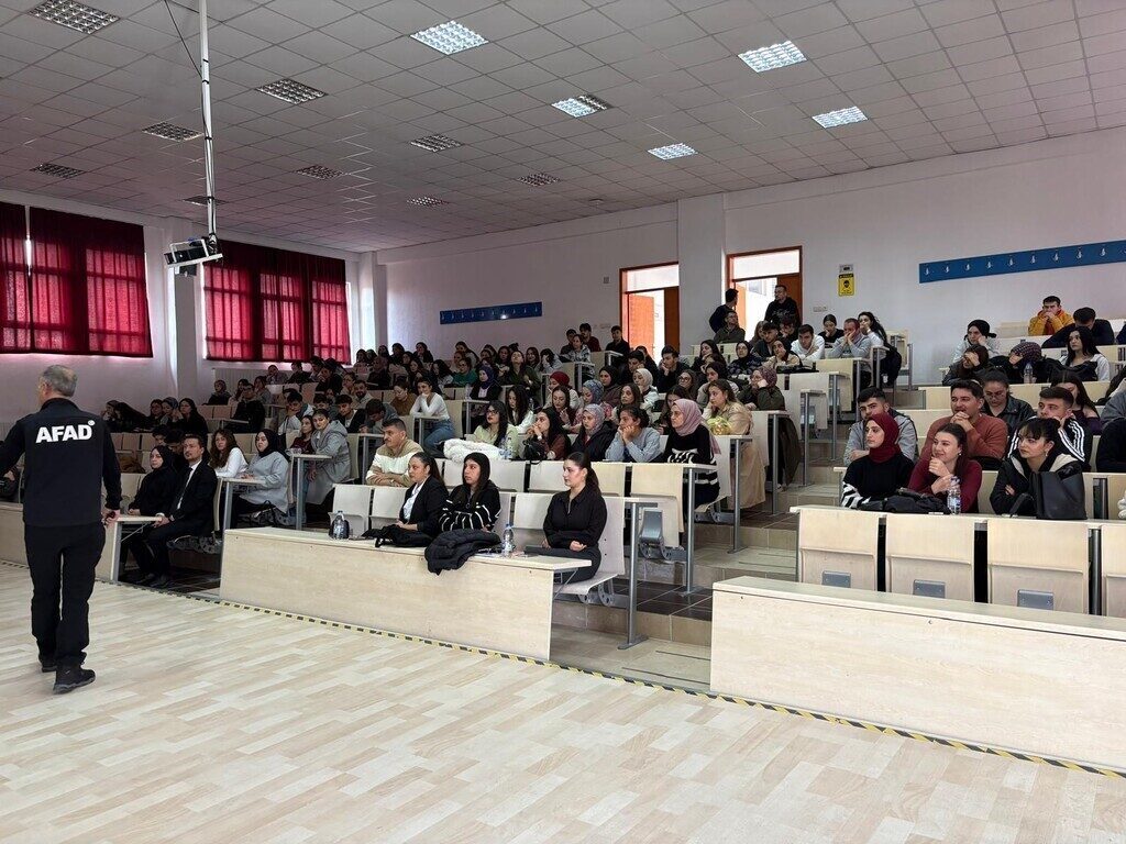 Kütahya Dumlupınar Üniversitesi Hisarcık Meslek Yüksekokulu, AFAD uzmanları tarafından afet