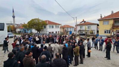 Kütahya’nın Hisarcık ilçesinde Diyanet İşleri Başkanlığı'nın düzenlediği programla 36 umre