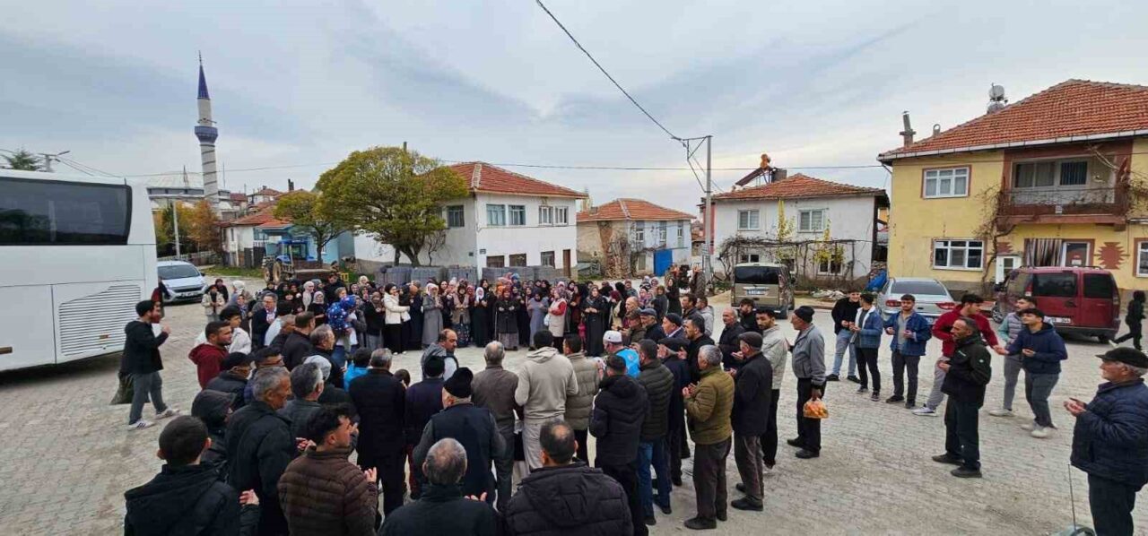 Kütahya’da Umre Yolculuğuna Çıkacak 36 Aday İçin Uğurlama Töreni Düzenlendi