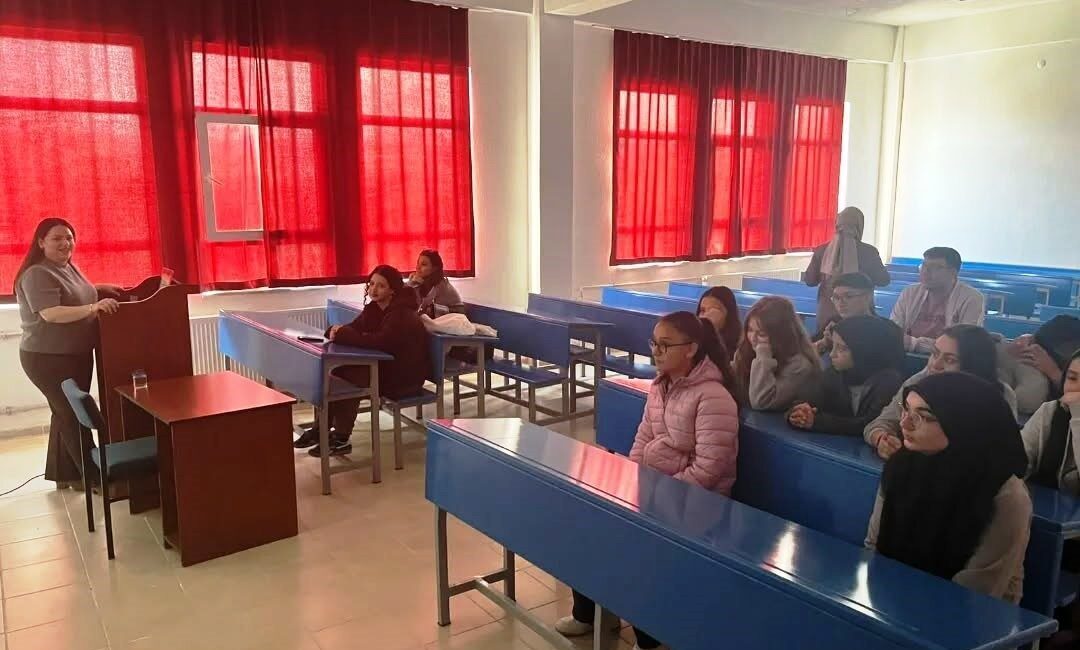 Kütahya Dumlupınar Üniversitesi Hisarcık Meslek Yüksekokulu, Anadolu İmam Hatip Lisesi
