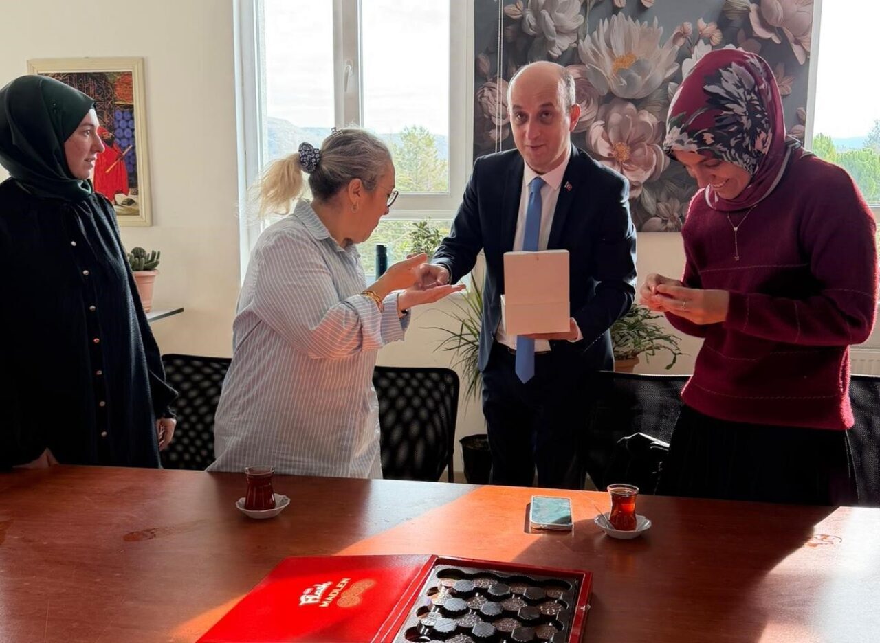 Hisarcık İlçe Milli Eğitim Müdürü Hasan Kilitci, 24 Kasım Öğretmenler