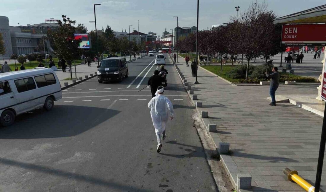 Düzce’de Gençler, Motosiklet Kazalarına Dikkat Çekmek İçin Sosyal Deney Düzenledi Düzce'de sosyal medya içerik üreticileri Muhammet Bişgin ve Yasin Günaydın,