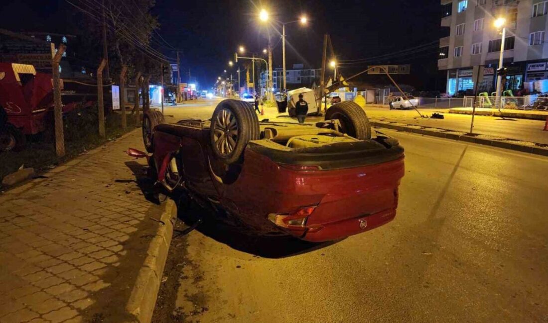 Bursa'nın Mustafakemalpaşa ilçesinde hızla giden 16 PU 058 plakalı otomobil,