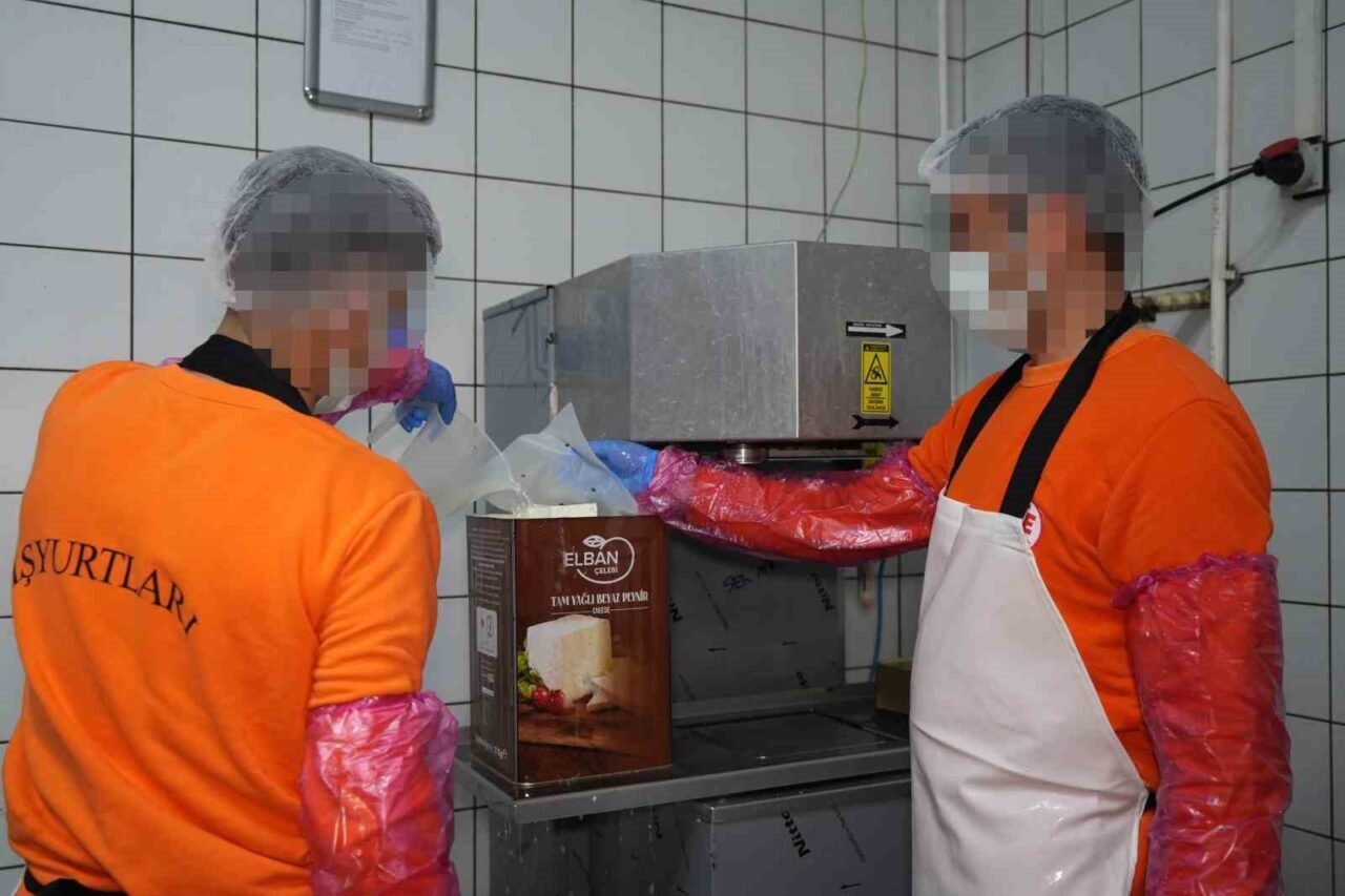 Kırıkkale’deki Çelebi Süt İşleme Tesisinde günde 20 ton süt işleniyor.