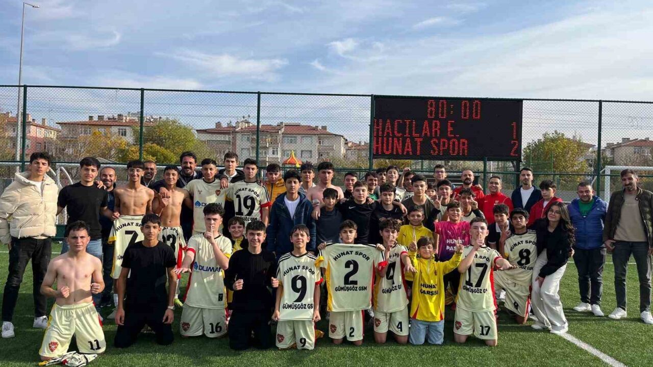 Kayseri U16 Ligi'nde Hunatspor, normal sezonu 21 puanla ikinci sırada