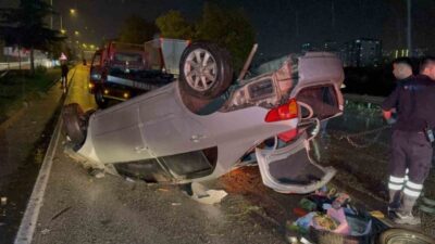 Samsun'un Canik ilçesinde Demirbey Ş. yönetimindeki otomobil, direksiyon hakimiyetinin kaybolması