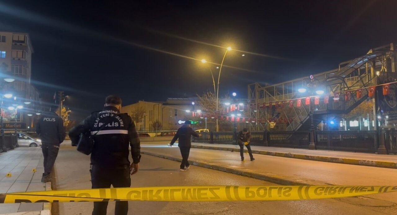 Çankırı’nın Buğday Pazarı Mahallesi'nde husumetli iki grup arasında çıkan silahlı