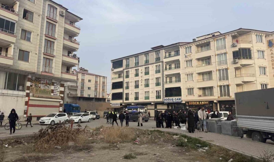 Iğdır'da daha önce husumet bulunan iki aile, Merkez Cumhuriyet Mahallesi'nde