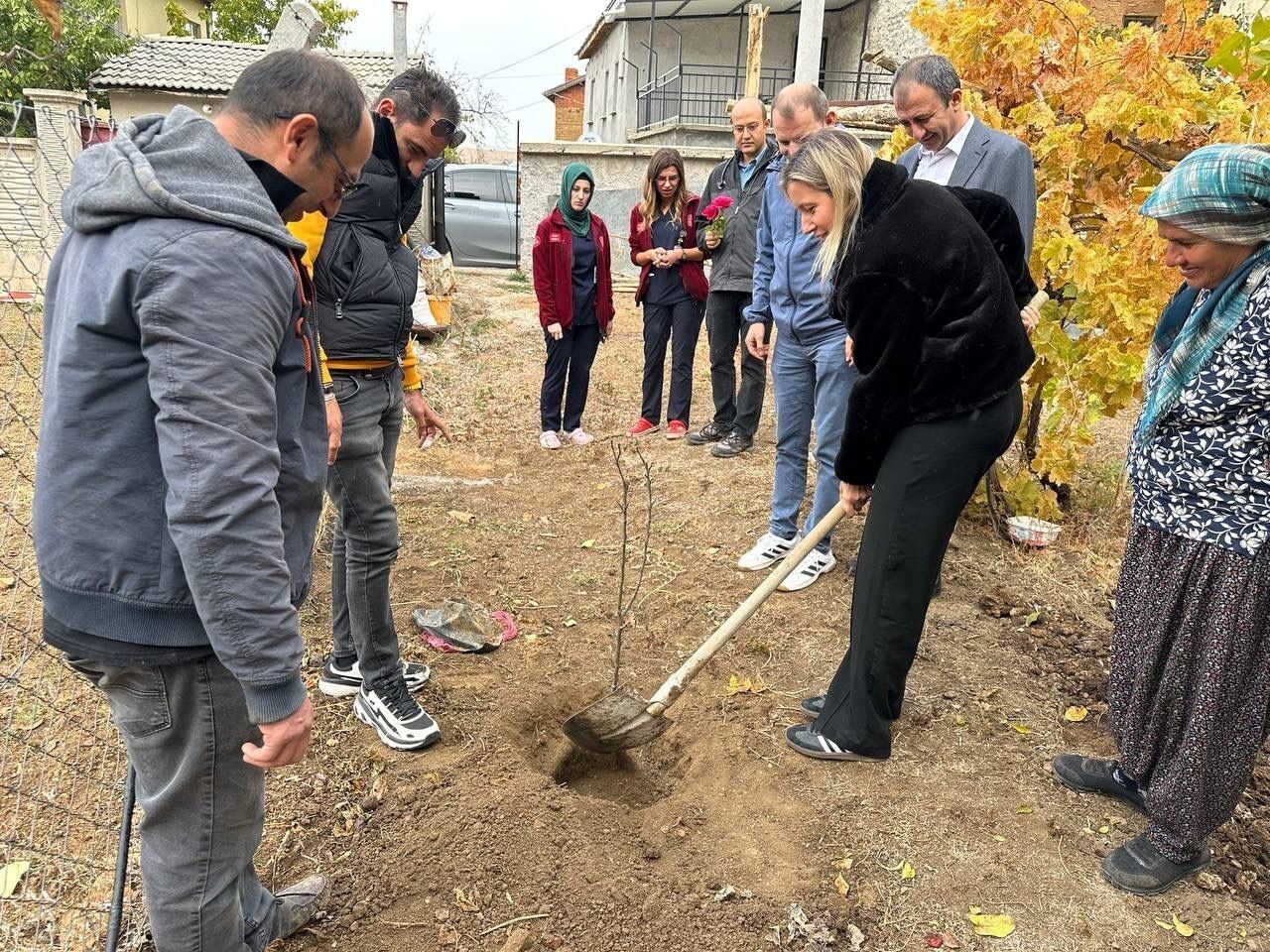 Konya'nın Hüyük ilçesinde, Evde Sağlık Hizmetleri ekipleri, yaşlı hastalar adına