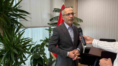 İBB, hafriyat alanı ilan ettiği Arnavutköy Mavi Göl yolunu asfaltladı.