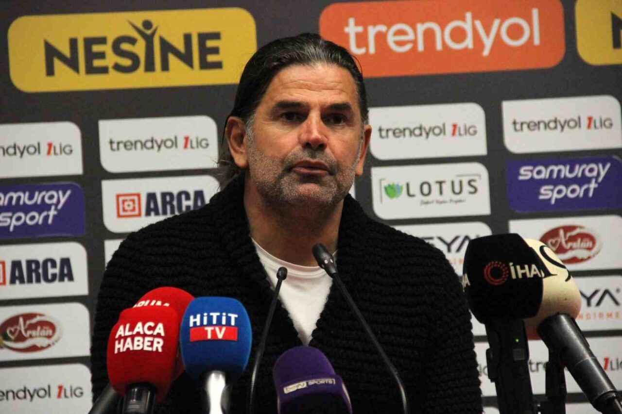 Iğdır FK Teknik Direktörü İbrahim Üzülmez, Çorum FK'ya 3-1 kaybettikleri