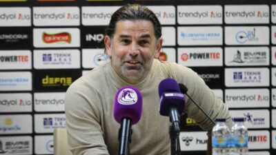 Iğdır FK'nın Teknik Direktörü İbrahim Üzülmez, Ankara Keçiörengücü'ne karşı elde