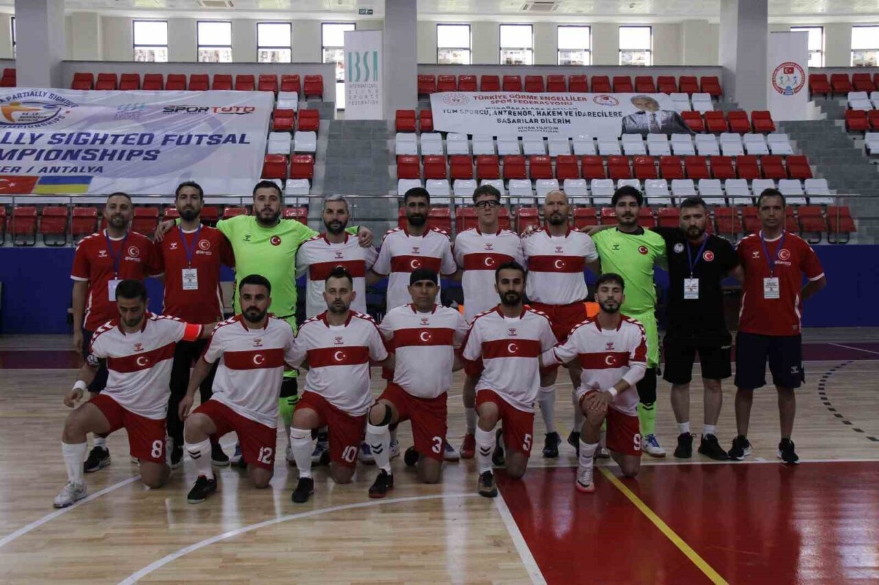 Antalya'da başlayan IBSA Kısmi Görme Engelliler Futsal Dünya Şampiyonası'nda Türkiye,
