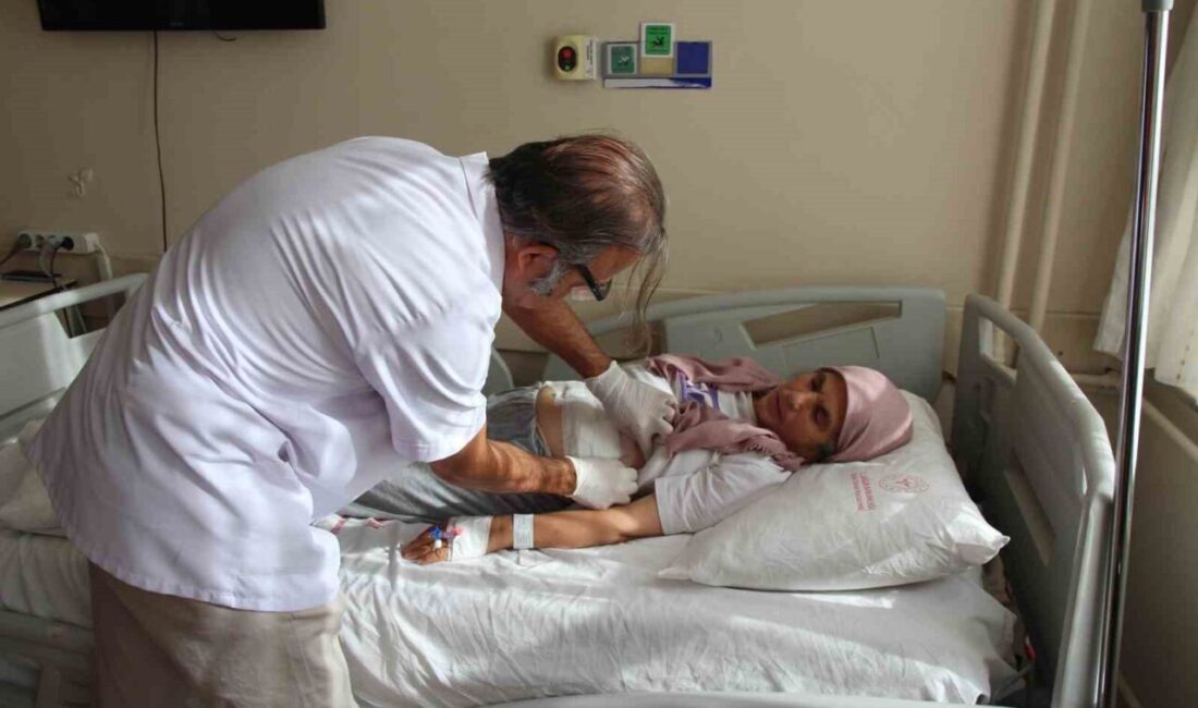 Denizli’de Kapalı Ameliyatla Sağlığına Kavuşan Situs Inversus Hastası Başarıyla Taburcu Edildi Denizli'de 62 yaşındaki Pevziye Dikbaş, doğuştan organları ters konumda (situs