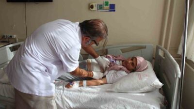 Denizli Devlet Hastanesi'nde doğuştan iç organları ters olan 62 yaşındaki