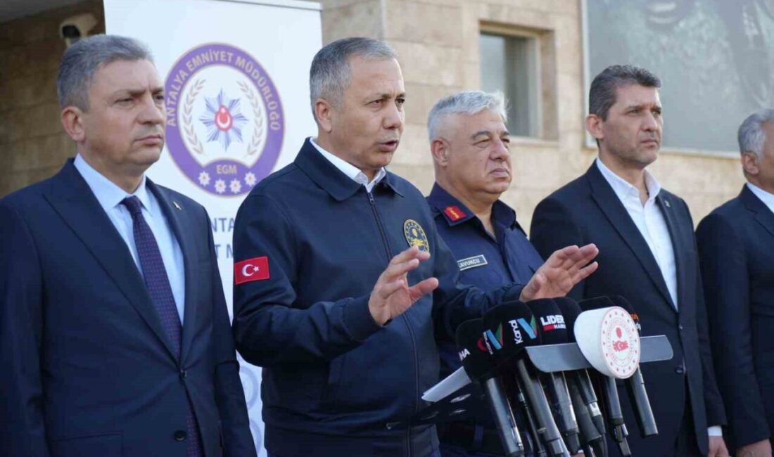 Antalya’da Narkokapan-2 Operasyonu: 458 Gözaltı, Uyuşturucu İle Mücadelede Yeni Adım Antalya Yeşildere Mahallesi’nde düzenlenen Narkokapan-2 operasyonunda 458 kişi gözaltına alındı.