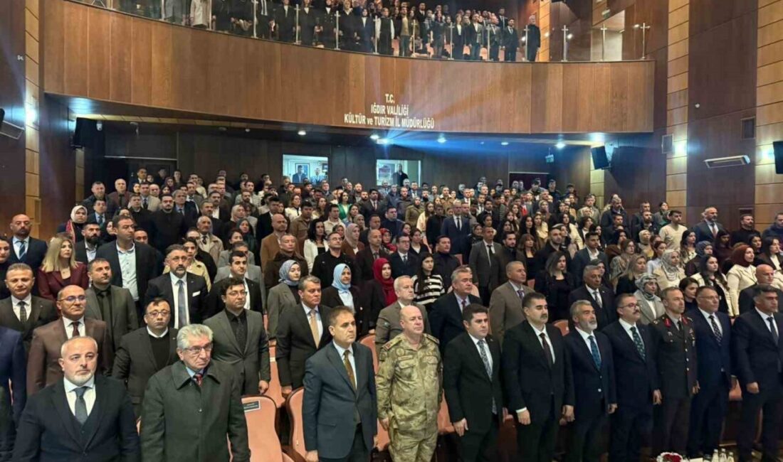 Iğdır’da 24 Kasım Öğretmenler Günü Kutlamasında Eğitimciler Bir Araya Geldi Iğdır'da 24 Kasım Öğretmenler Günü, Kültür Merkezinde düzenlenen bir programla