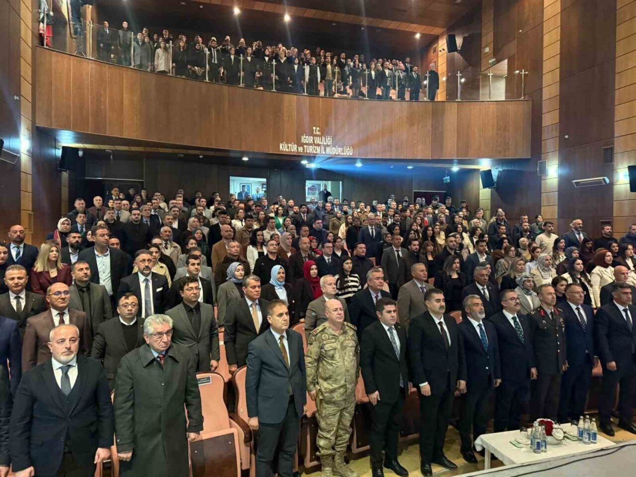 Iğdır'da 24 Kasım Öğretmenler Günü, Kültür Merkezinde düzenlenen bir programla
