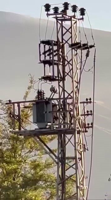 Iğdır'ın Halfeli beldesindeki bir elektrik trafosunda çıkan yangın, ihbar üzerine