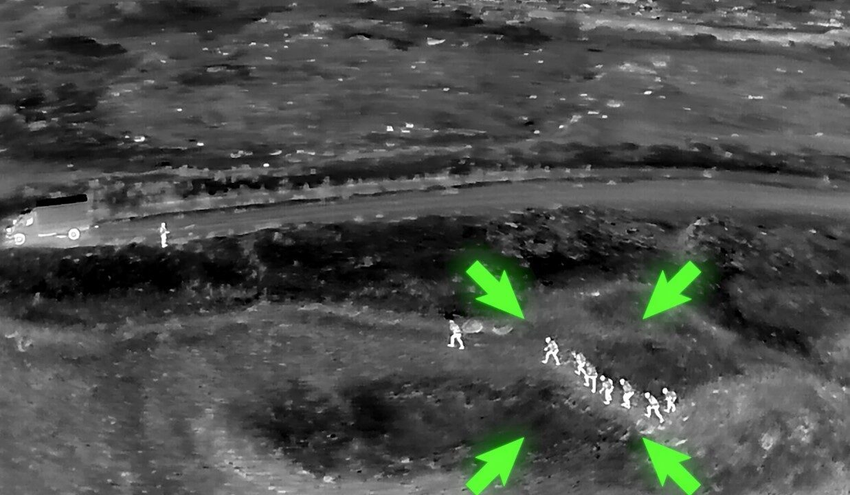 Iğdır'da düzenlenen operasyonda, göçmen kaçakçılığı şüphesiyle İ.A. adlı kişi gözaltına