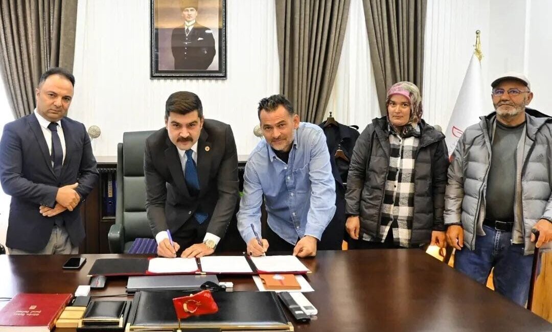 Sivas’ın Gürün ilçesinde Latife Demirsoy ve Haydar Türk, iki daireyi