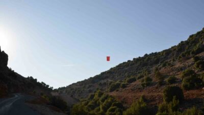Besni'nin Oyratlı Köyü'nde yıllardır süren asker uğurlama geleneği devam ediyor.